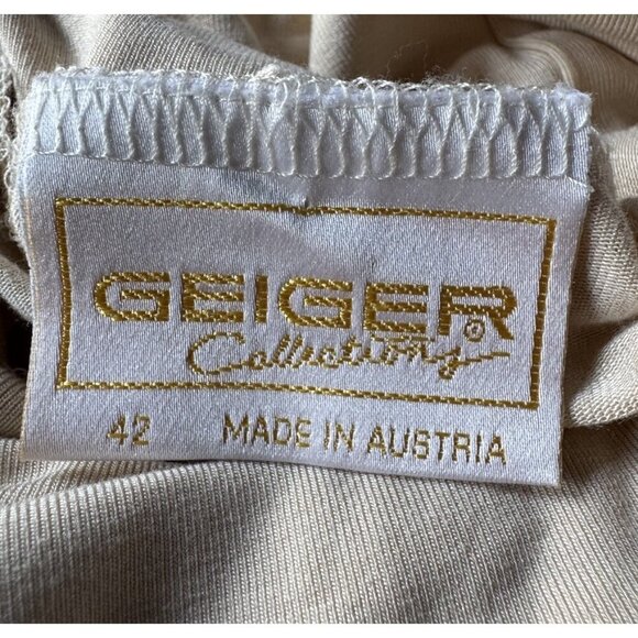 Vintage Geiger Collections Woman's Sz 42 (XL)  Beige Turtleneck Tunic Top - Picture 4 of 7